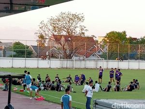Ananda Raehan Gabung Latihan PSM, Langsung Berduet dengan Akbar Tanjung Ananda Raehan Gabung Latihan PSM, Langsung Berduet dengan Akbar Tanjung