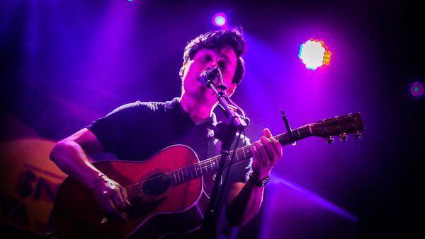 Tampil Beda, Rendy Pandugo Akustikan di BNI Java Jazz Festival