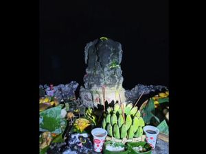 Jatuh ke Kawah, Arca Ganesha di Gunung Bromo Diganti yang Baru Jatuh ke Kawah, Arca Ganesha di Gunung Bromo Diganti yang Baru