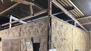 7 Foto Rumah Mini Dari Bilik Bambu, Luarnya Bak Gubuk Dalamnya Mencengangkan