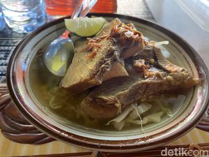 Menikmati Soto Pak Gix Madiun Irisan Daging Sapinya Jumbo, Gak Bahaya Ta! Menikmati Soto Pak Gix Madiun Irisan Daging Sapinya Jumbo, Gak Bahaya Ta!