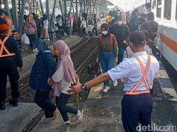 Warganet Sorot Sesaknya KA Lokal Dhoho-Penataran, Begini Respons PT KCL