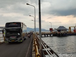 Long Weekend Waisak, Penumpang Kapal di Pelabuhan Ketapang Banyuwangi Naik 5%