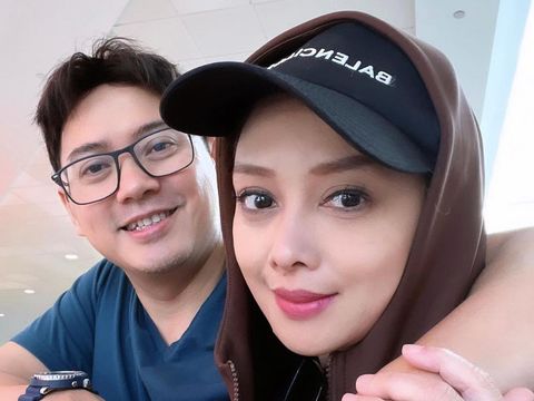 Terry Putri dan Derly Darmawan