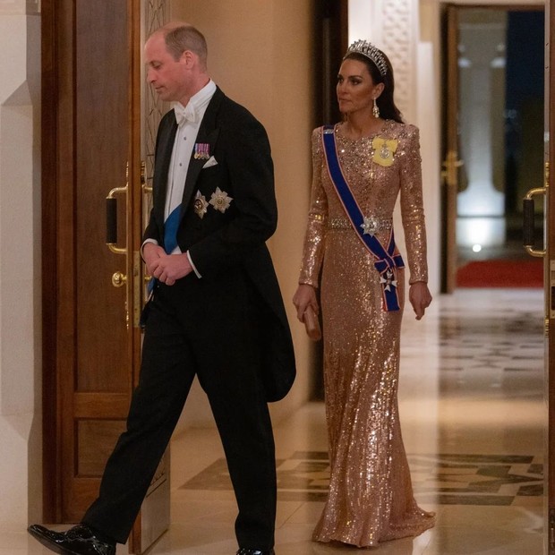 Kate Middleton dan Pangeran William di acara pernikahan pangeran Hussein