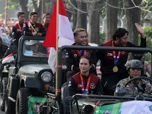 8 Atlet SEA Games 2023 Asal Sidoarjo Diarak Keliling Kota 8 Atlet SEA Games 2023 Asal Sidoarjo Diarak Keliling Kota