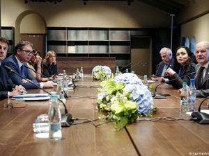 AS dan Eropa Desak Pemilu Ulang Demi Damaikan Kosovo