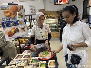 Lembut Manis Bolu Gulung Kekinian yang Lagi Hits di Sukabumi Lembut Manis Bolu Gulung Kekinian yang Lagi Hits di Sukabumi