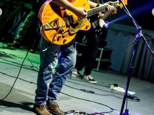 Chord Yang Hitam Pacarku yang Pertama, Dipopulerkan Cozy Republic