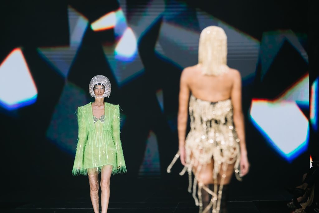 Fashion Show Monica Ivena 'Kaleidoscope Dreams'.