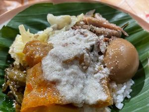 5 Gudeg Koyor Khas Semarang yang Enak Ada di Sini 5 Gudeg Koyor Khas Semarang yang Enak Ada di Sini