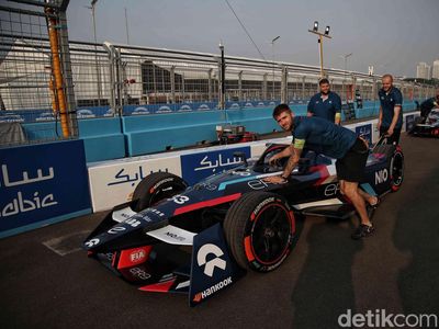Kesibukan Paddock Formula E Sebelum Balapan