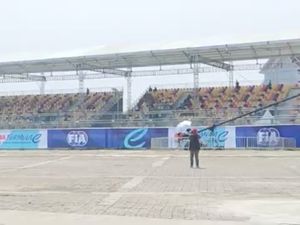 Kualifikasi Formula E Jakarta Dimulai, Tribun Penonton Masih Sepi Kualifikasi Formula E Jakarta Dimulai, Tribun Penonton Masih Sepi