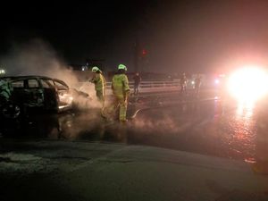 Kronologi Mobil HR-V Tabrak Truk Kontainer hingga Terbakar di Tol Dalkot