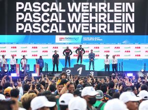 Momen Selebrasi Pascal Wehrlein jadi Juara Race 1 Formula E Jakarta Momen Selebrasi Pascal Wehrlein jadi Juara Race 1 Formula E Jakarta