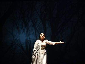 Pentas Teater Monolog Drupadi Telisik Isu Perempuan