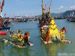 Panen Ikan Melimpah, Nelayan Prigi Trenggalek Gelar Labuh Laut Sembonyo