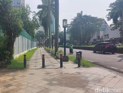 Beda dengan Kedubes AS, Trotoar Depan Kedubes China Bebas Dilalui Pedestrian