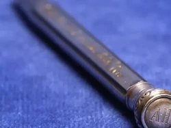 Pensil Milik Adolf Hitler Akan Dilelang Kolektor, Tebak Berapa Nilainya?