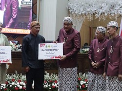 Pencipta Lagu Mars Tegar Beriman Bogor Diberi Penghargaan saat HJB