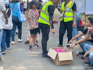 Penonton Ditawari Tukar Tiket Formula E Gratis dari Festival ke Grandstand Penonton Ditawari Tukar Tiket Formula E Gratis dari Festival ke Grandstand