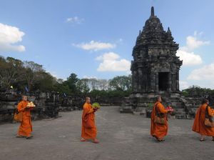 Detik-detik Waisak 2023, Ini Jadwal Lengkap dan Prosesinya Detik-detik Waisak 2023, Ini Jadwal Lengkap dan Prosesinya