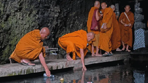 Ragam Persiapan Jelang Waisak di Sejumlah Wilayah Indonesia