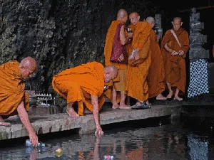 Ragam Persiapan Jelang Waisak di Sejumlah Wilayah Indonesia