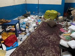 Jorok! Sampah Menumpuk di Kos Mahasiswa Kendari hingga Timbulkan Bau Busuk