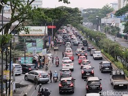 Bandung Sore Ini: Macet di Jalanan Menuju Tol Pasteur