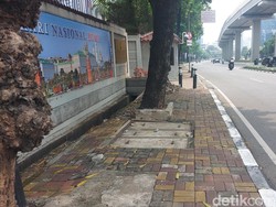 Tak Seperti Kedubes AS, Trotoar Depan Kedubes Rusia Bisa Dilalui Pejalan Kaki