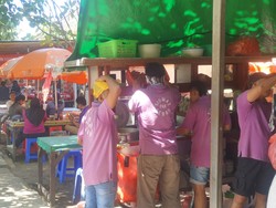 Siomay-Bakso Pak Lebah, 2 Ribu Porsi Laku Setiap Hari