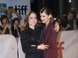Elliot Page Ungkap Pernah Punya Hubungan Rahasia dengan Aktris Kate Mara Elliot Page Ungkap Pernah Punya Hubungan Rahasia dengan Aktris Kate Mara