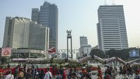 Ada Ular Sampah Raksasa di Hari Lingkungan Hidup Bundaran HI