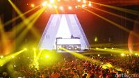 Aksi Alan Walker Hibur Penonton Formula E Jakarta 2023