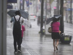 Topan Khanun Terjang Jepang, Penerbangan Dibatalkan-Pabrik Tutup
