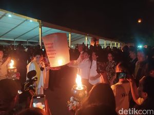 Terbangkan Lampion Waisak di Borobudur, Ini Doa Ganjar-Erick Thohir Terbangkan Lampion Waisak di Borobudur, Ini Doa Ganjar-Erick Thohir