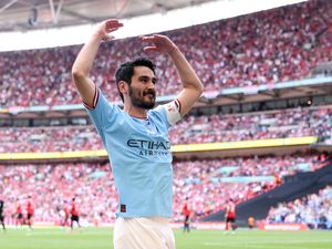 Kenapa Guendogan Baru Dapat Medali Juara Piala FA Belakangan? Kenapa Guendogan Baru Dapat Medali Juara Piala FA Belakangan?