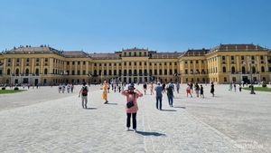 Indahnya Beragam Bagunan Kuno di Kota Wina Austria
