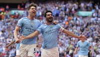 Pada babak kedua, City menambah gol lagi lewat brace Guendogan di menit ke-51. Skor 2-1 bertahan hingga laga usai dan City berhak atas trofi Piala FA musim ini. AP/Dave Thompson  