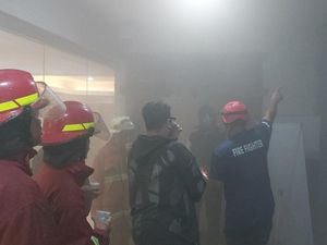 Mal Ekalokasari Bogor Terbakar, Diduga Korsleting Listrik Mal Ekalokasari Bogor Terbakar, Diduga Korsleting Listrik