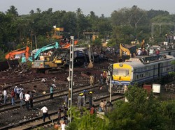 Buntut Kecelakaan Kereta Maut di India, 3 Pejabat Ditangkap-Jadi Tersangka!