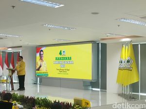 Airlangga: Gubernur Lampung Lihai, Viralkan Jalan Rusak-Dapat Rp 800 M