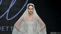 10 Koleksi Gaun Pengantin Etiquette White, Busana Sesuai Karakter Tubuh
