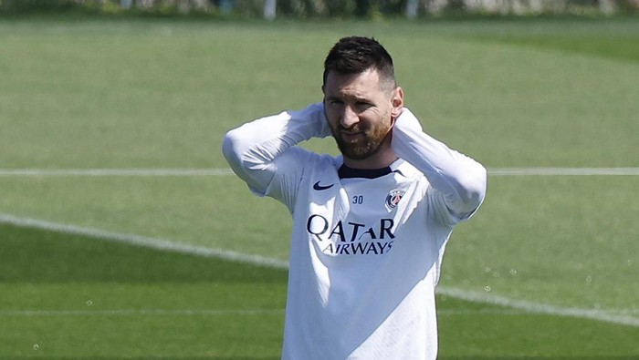Soccer Football - Ligue 1 - Paris St Germain Training - Ooredoo Training Centre, Saint-Germain-en-Laye, France - June 1, 2023 Paris St Germains Lionel Messi during training REUTERS/Christian Hartmann