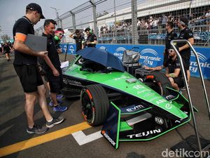 Video: Melihat dari Dekat Paddock Formula E Jakarta 2025 Video: Melihat dari Dekat Paddock Formula E Jakarta 2025