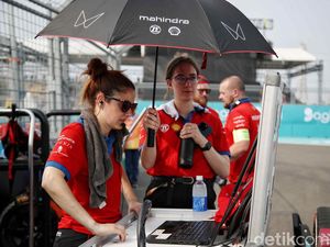 Para Perempuan Tangguh di Gelaran Formula E Jakarta 2023