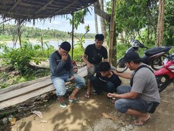 Biadab Tukang Ojek di Polman Perkosa ABG 16 Tahun Lalu Ditinggal di Masjid