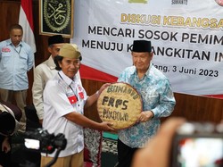 Dipimpin Hashim, Relawan Prabowo Sambangi Ponpes Suryabuana