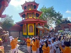 Khusyuknya Perayaan Waisak 2023 di Bali